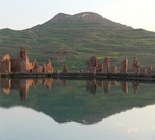 Тахт-е Солейман