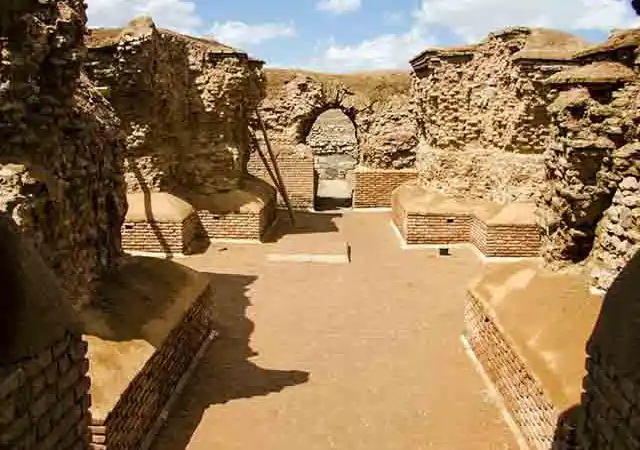 Тахт-е Солейман