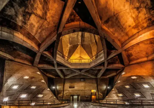 Башня Азади